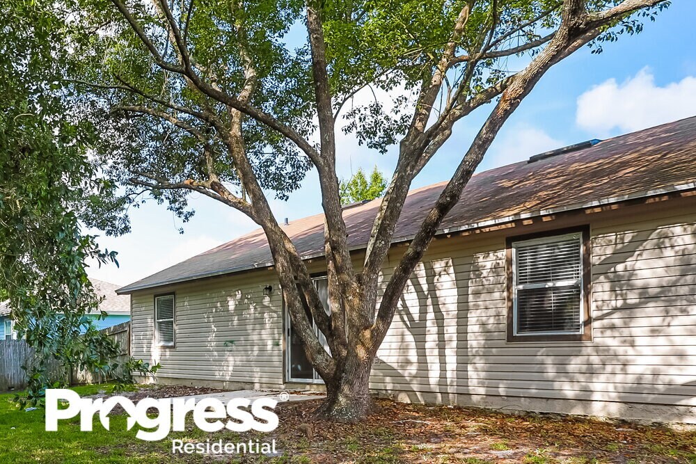 Building Photo - 1615 Twin Oak Ln