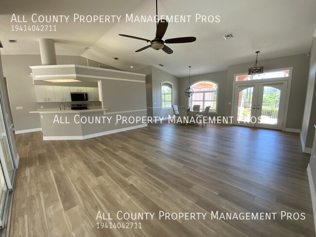 Building Photo - 1030 Bayshore Dr