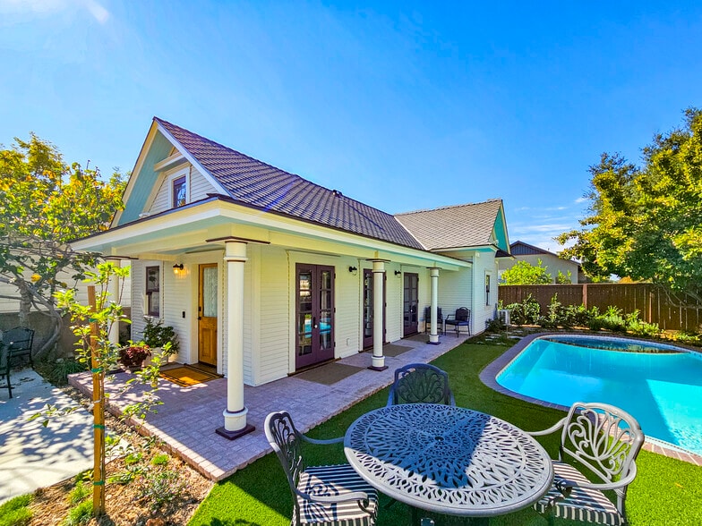 Building Photo - 139 N Ivy Ave