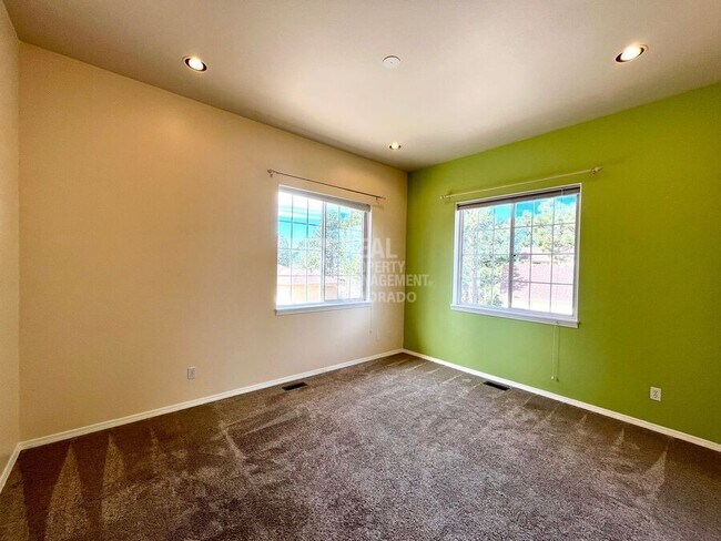 Building Photo - 1550 Capadaro Ct