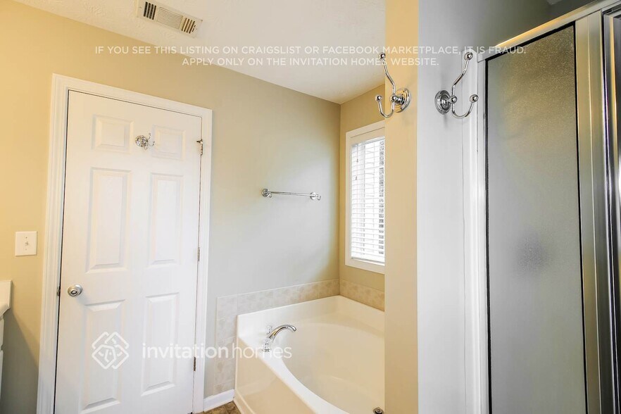 Building Photo - 1521 River Song Way