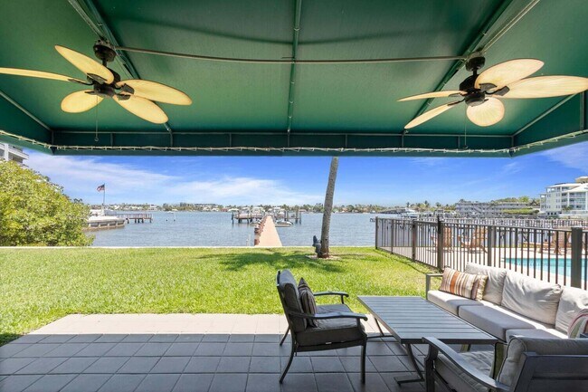 Building Photo - 316 N Lake Dr