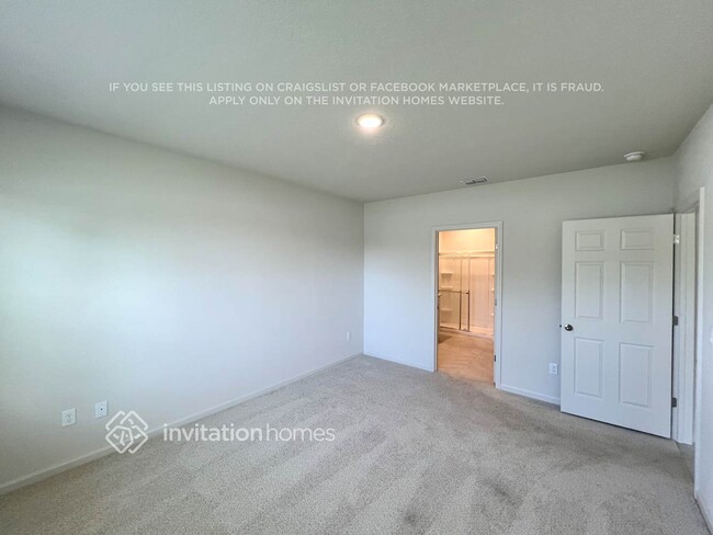 Building Photo - 542 SW Prima Vista Blvd