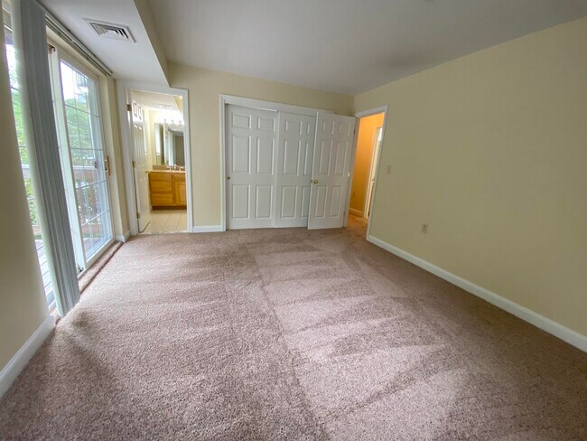 Building Photo - 99 S Mammoth Rd