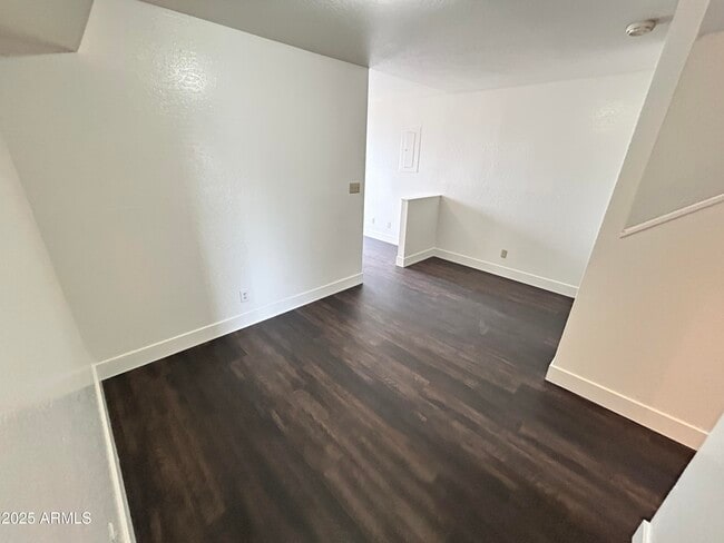Building Photo - 1702 E Ocotillo Rd