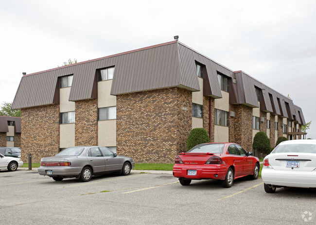 Primary Photo - Birchwood Apartment Homes