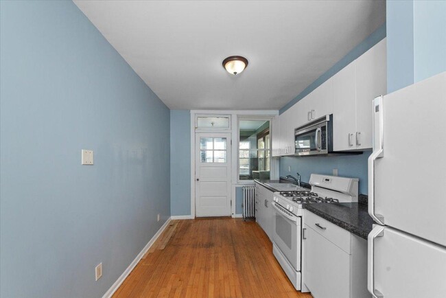 Building Photo - 2 bedroom in Chicago IL 60640