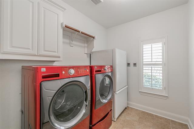 Building Photo - 2732 Waverley Dr