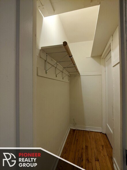 Building Photo - 1160 N Dearborn St