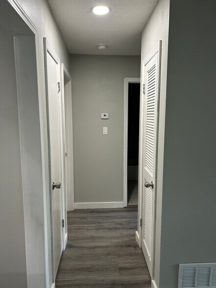 Building Photo - 2508 Oak Forest Dr