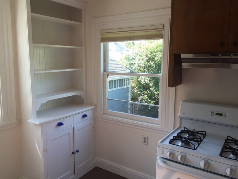 Building Photo - 2232 Clinton Avenue