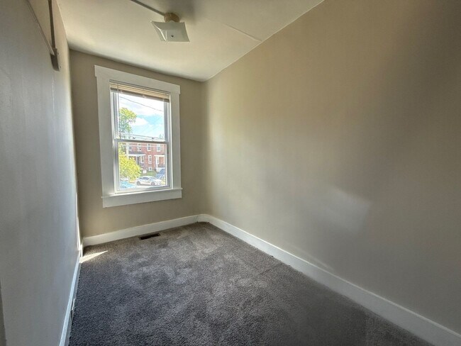 Building Photo - Beautiful Three-Bedroom Home In Baltimore