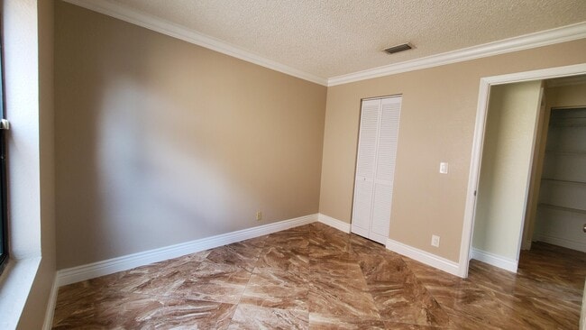 Building Photo - 5769 Ellis Hollow Rd E