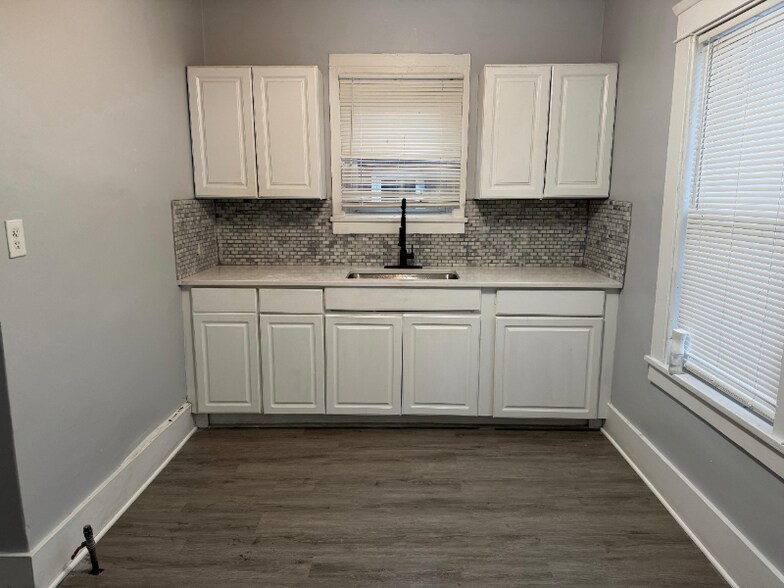 Primary Photo - 19901 Naumann Ave