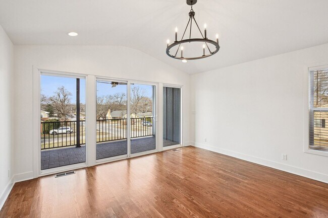 Building Photo - Main Street Townhomes