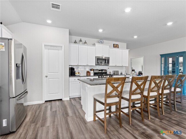 Building Photo - 597 Summersweet Rd