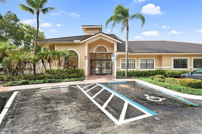 Building Photo - 9468 S Palm Dr