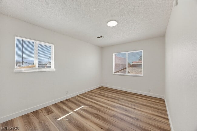 Building Photo - 1320 Gold Ave