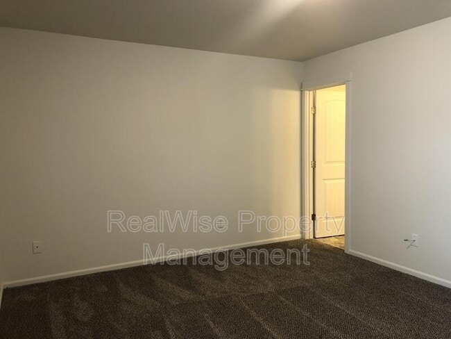 Building Photo - 2444 SW 23rd St