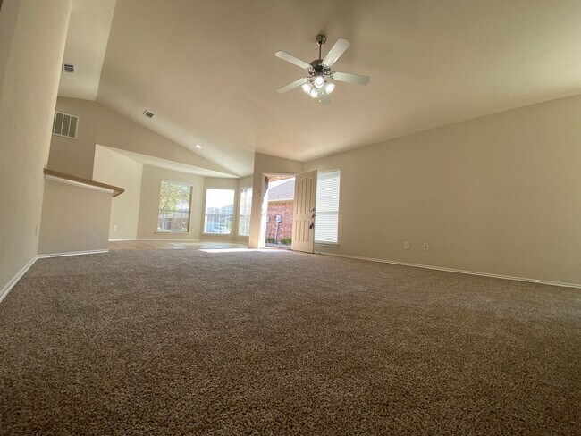 Building Photo - 2136 Ingrid Ln