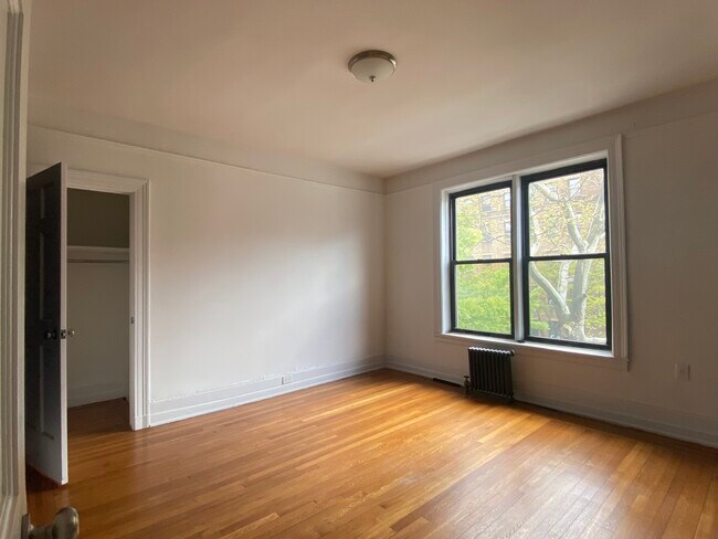 Building Photo - 3353 82nd St