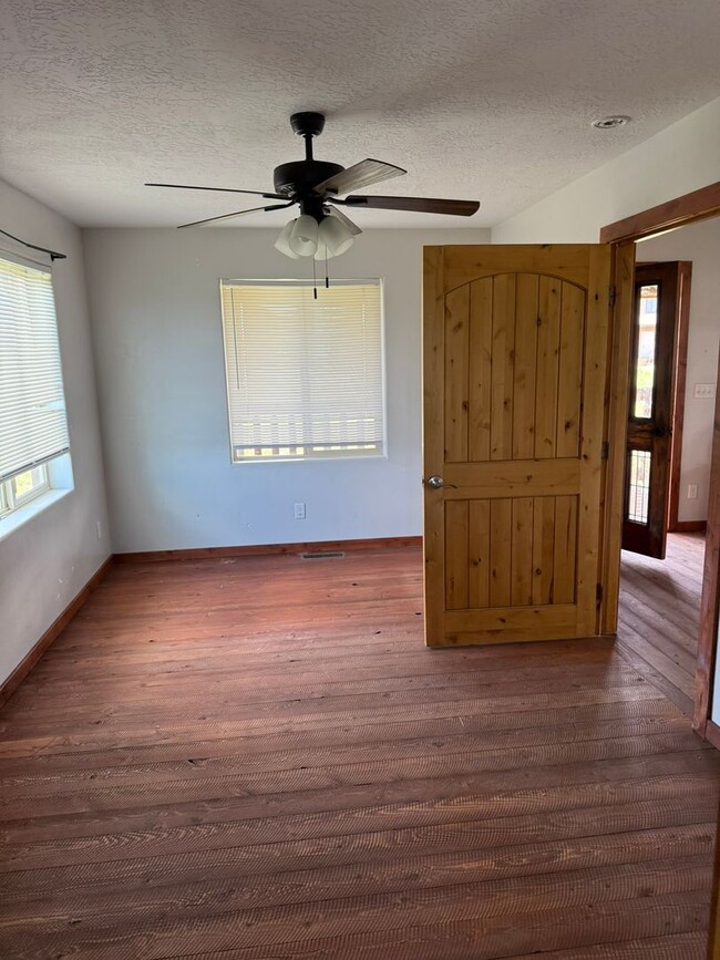 Building Photo - Beautiful Cabin in Victor