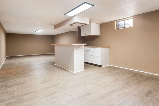 Building Photo - 4232 Eastlea Dr