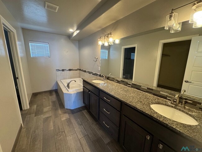 Building Photo - 2812 Browning Ave