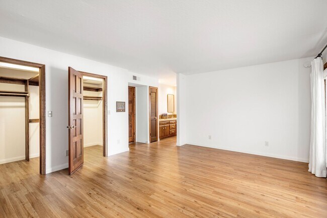 Building Photo - Modern Elegance Meets Ocean Breezes – Full...
