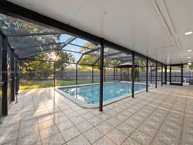 Building Photo - 19850 Franjo Rd