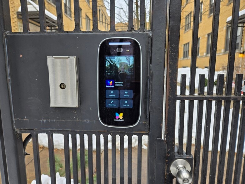 Building Photo - 1360 W Estes Ave