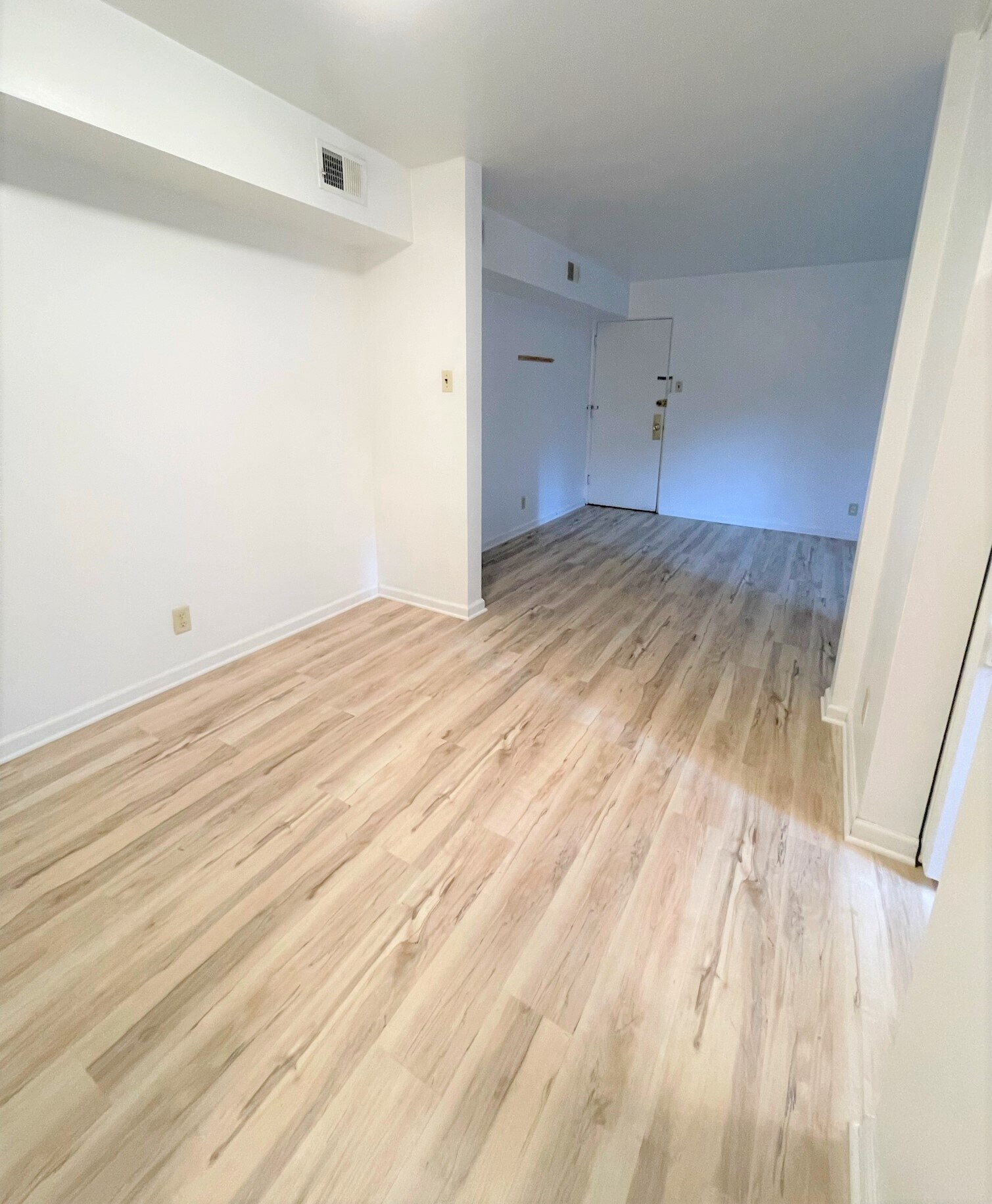 Building Photo - 5712 Phillips Ave