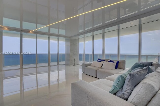 Building Photo - 1830 S Ocean Dr