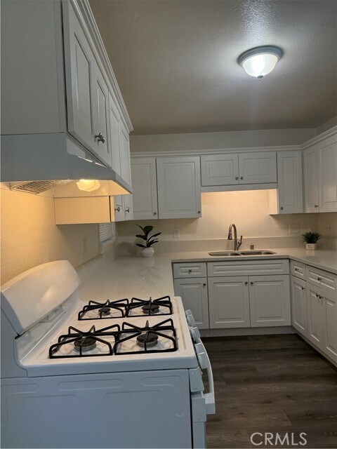 Building Photo - 11286 San Mateo Dr