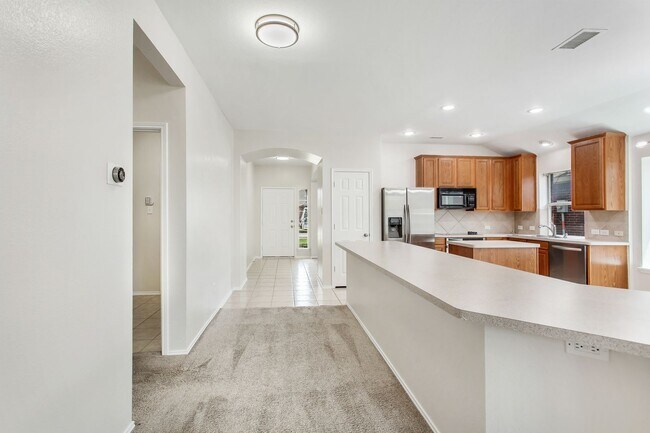 Building Photo - 4 Bedroom 2 Bath Home for Rent