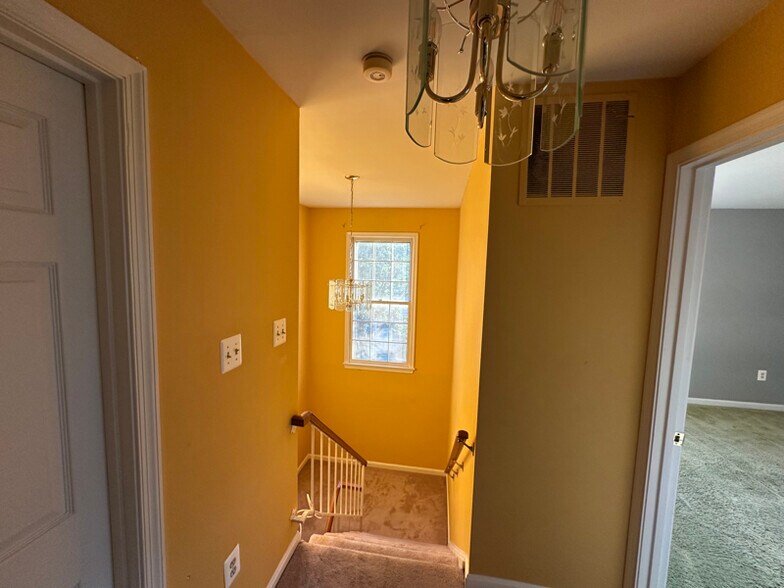Building Photo - 7462 Brighouse Ct