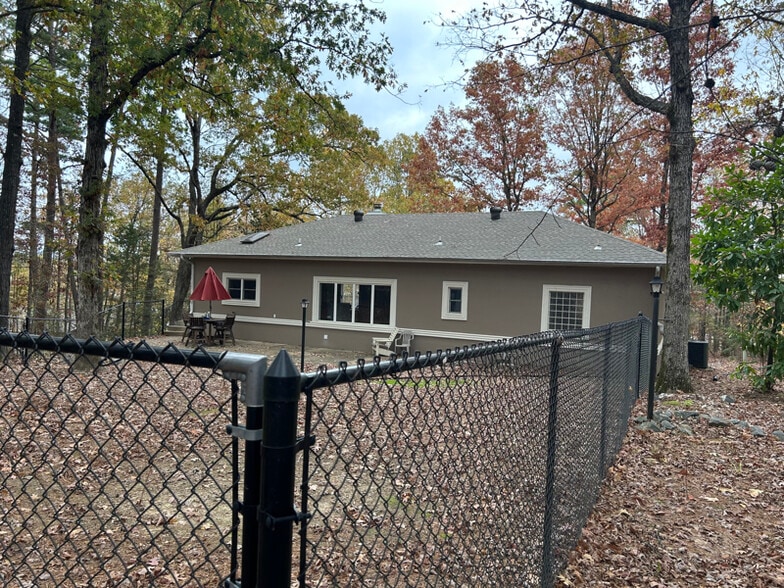 Building Photo - 8 Guindola Way