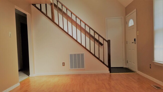Building Photo - Traditional cape cod in Ashton Woods Subdi...