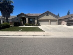 Building Photo - 4705 Navaho Ct
