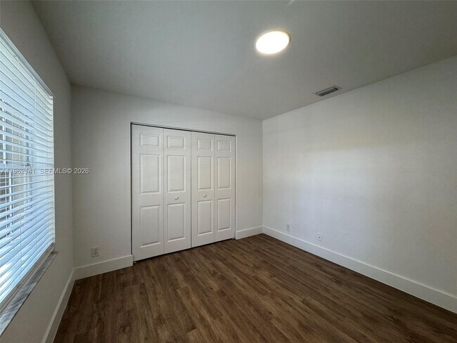 Building Photo - 4273 Fox Ridge Dr