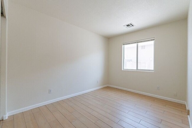 Building Photo - 9746 E Sascha St