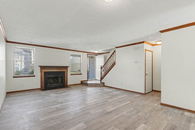 Building Photo - Updated 2BR Home Near Transit with Private Fenced Yard in Newport News