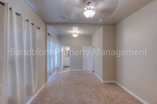 Building Photo - FOR LEASE | Sand Springs | $1445 Rent | Av...