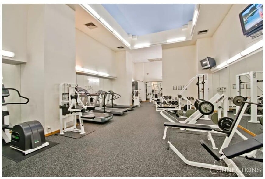 Building Photo - 301 W 57th St
