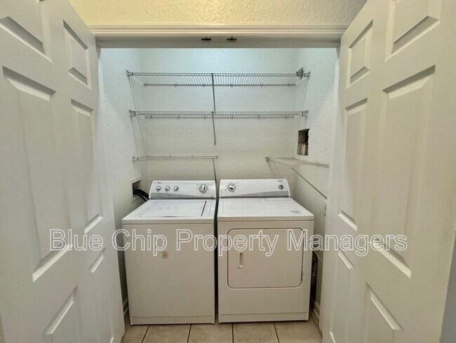 Building Photo - 6402 Cava Alta Dr