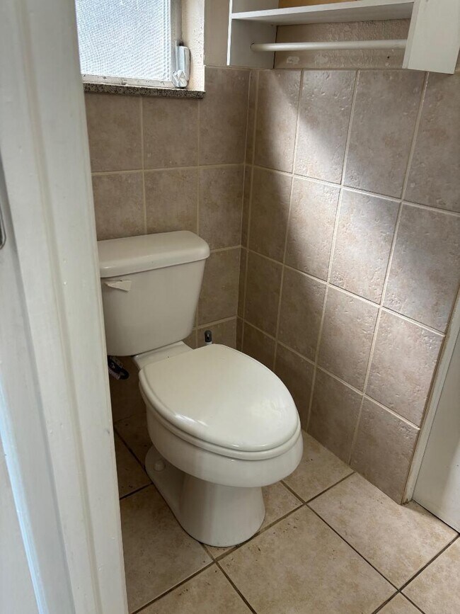 1/2 Bathroom - 301 Cherry St