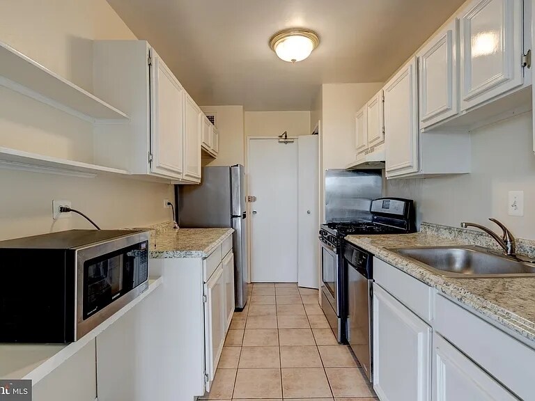 Building Photo - 1900 Lyttonsville Rd