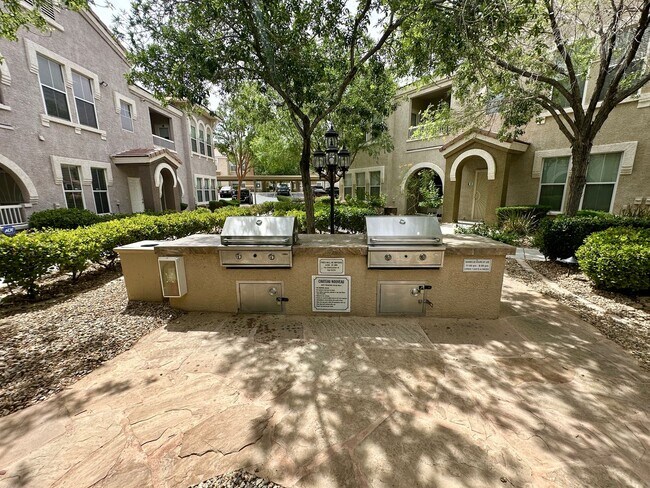 Building Photo - 9975 Peace Way