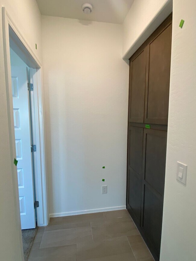 Building Photo - Beautiful Newer Build 3 Bed/2 Bath with Den in Rancho Cabrillo