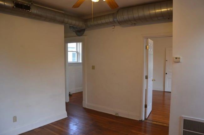 Building Photo - 2411 Fairview Ave